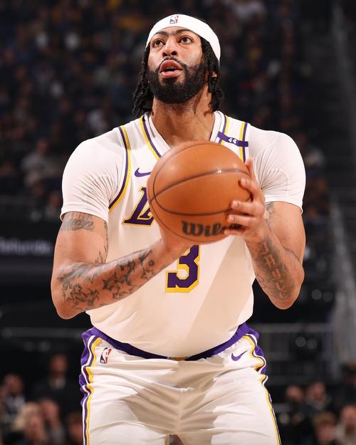 曝浓眉预计至少缺席两周时间，浓眉现身？