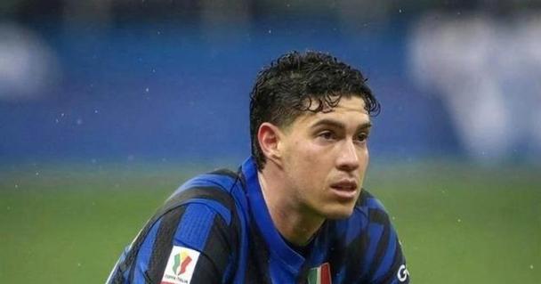 国米总监：巴萨对巴斯托尼感兴趣他们该直接打电话，而不是放风