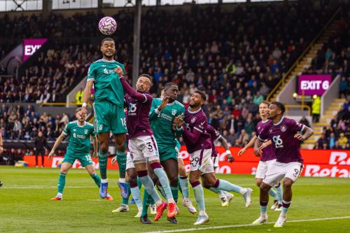 伯恩利三度降级背后：一个美国老板的足球实验