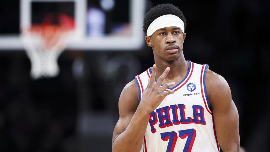 76人客胜绿军扳成11埃奇库姆30+10杰伦36+7塔图姆19+14+9